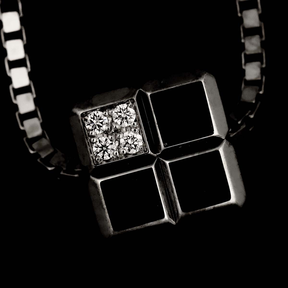 Cube Diamond Necklace 18K White Gold 750