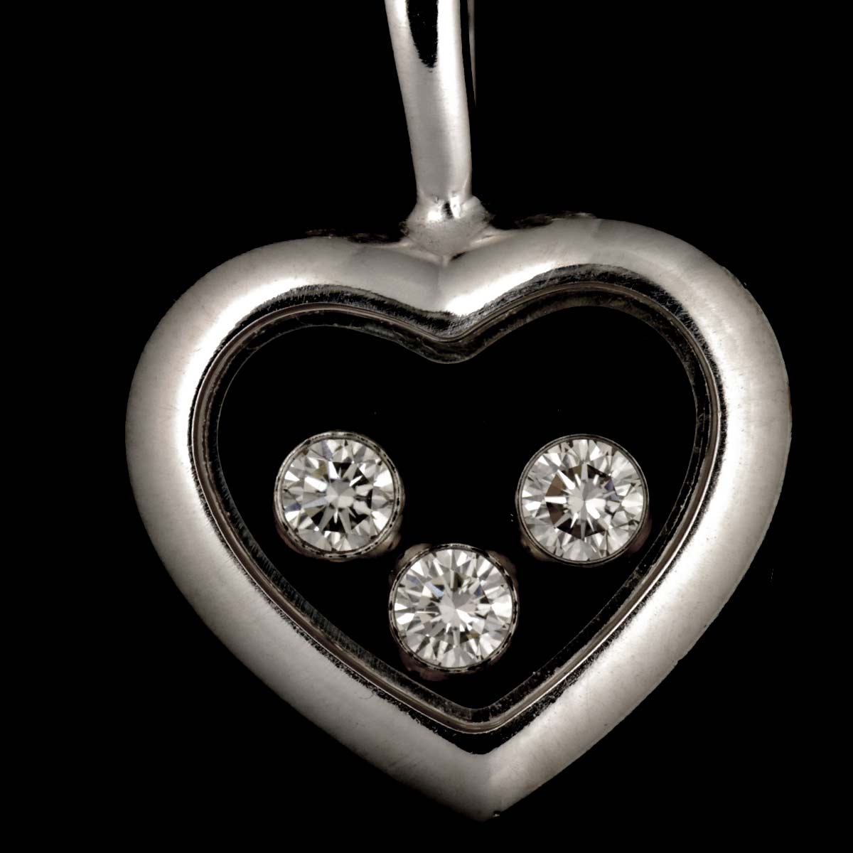 Happy Diamond Heart Necklace 18K White Gold 750