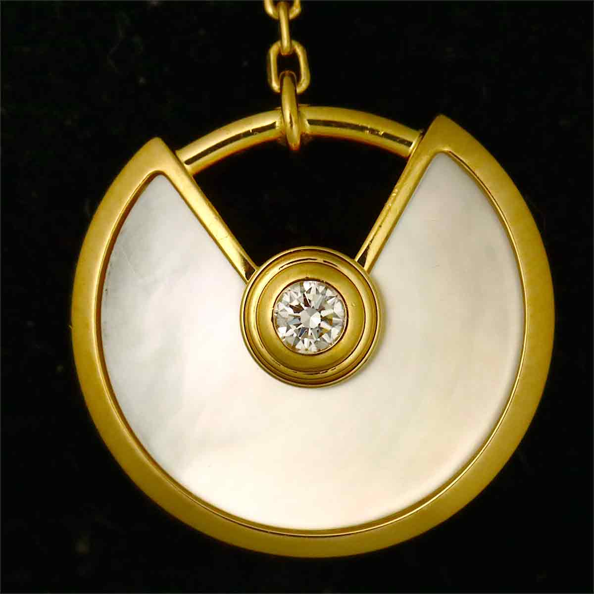 Amulette Mother of Pearl Diamond Earrings Pierced 18K YG 750