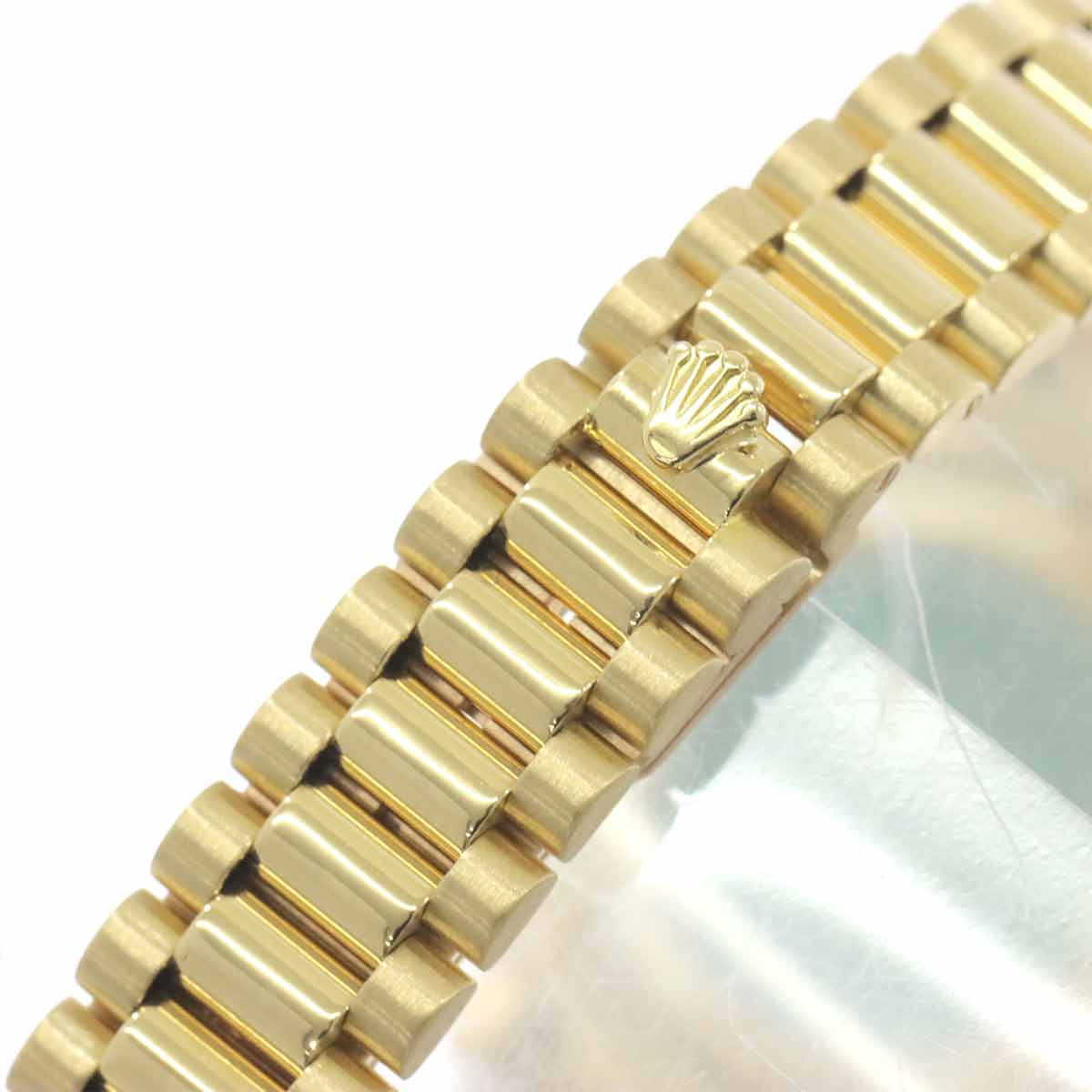 Datejust 69138G Serial R Diamond Bezel 750 YG Gold Dial Ladies