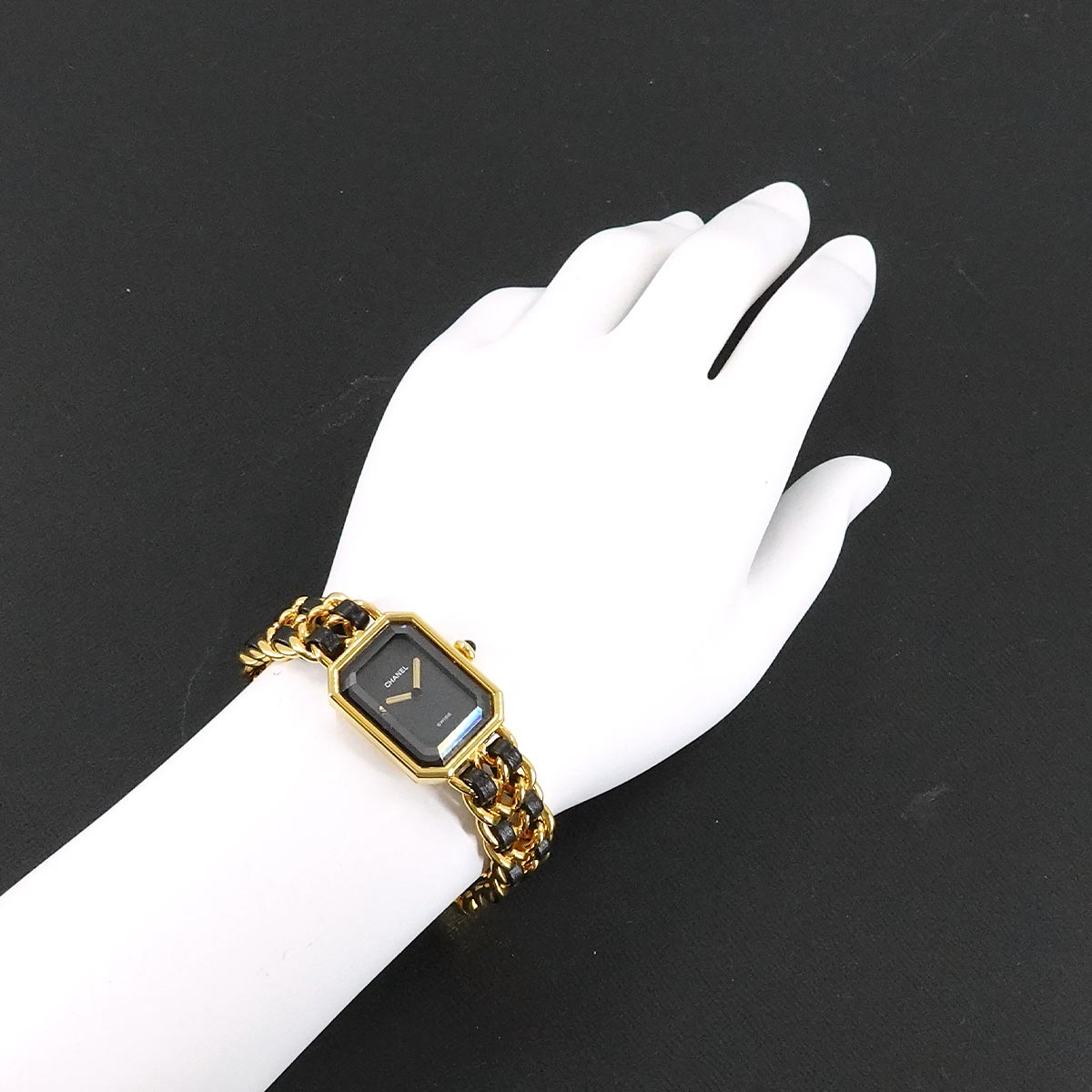 Premiere Size S H0001 Vintage Quartz Black Dial Ladies Watch