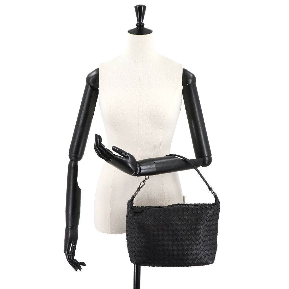 Intrecciato Shoulder Bag Leather Black 239988