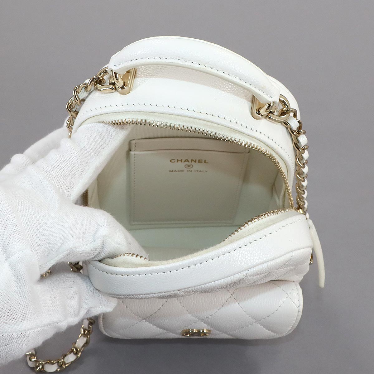 Matelasse Chain Mini Backpack Leather White AP3753