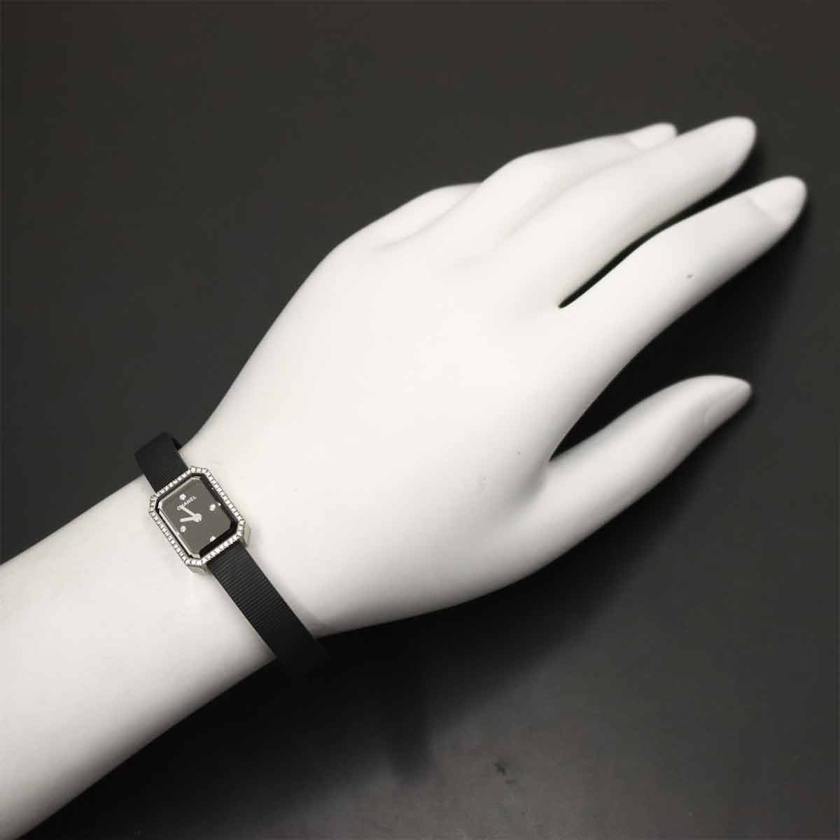 Premiere H2434 Bezel Diamond 4P Rubber Belt Black Dial Ladies