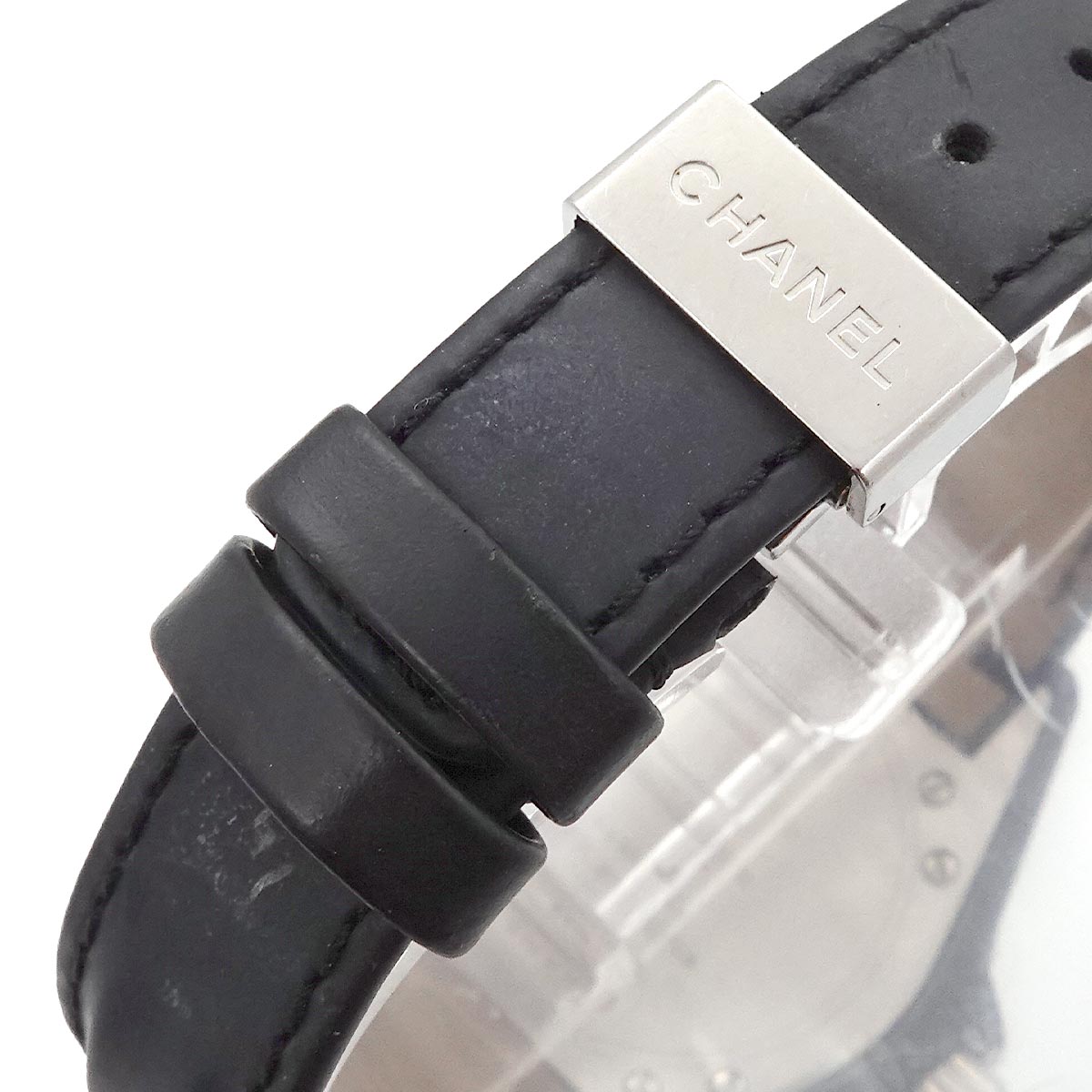 J12 33mm H0680 Quartz Date Ceramic Black Dial Ladies Watch
