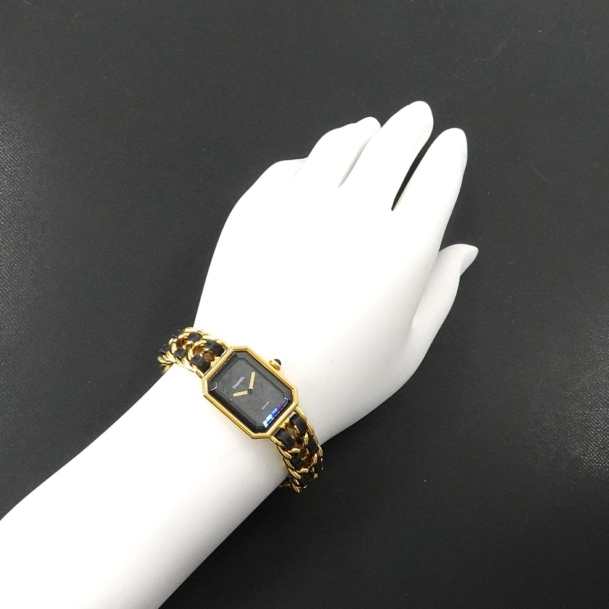 Premiere Size L H0001 Vintage Quartz Black Dial Ladies Watch