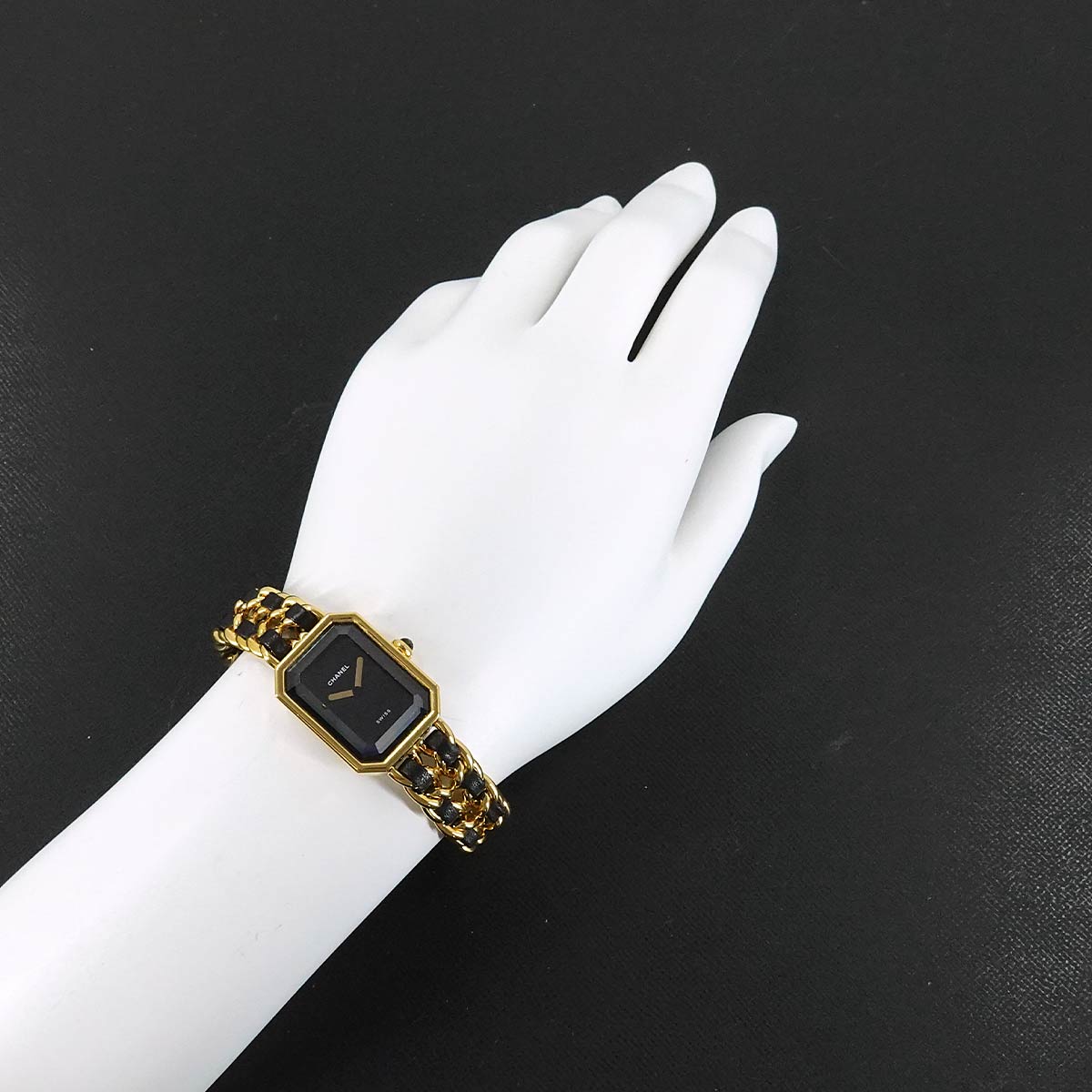Premiere Size M H0001 Vintage Quartz Black Dial Ladies Watch