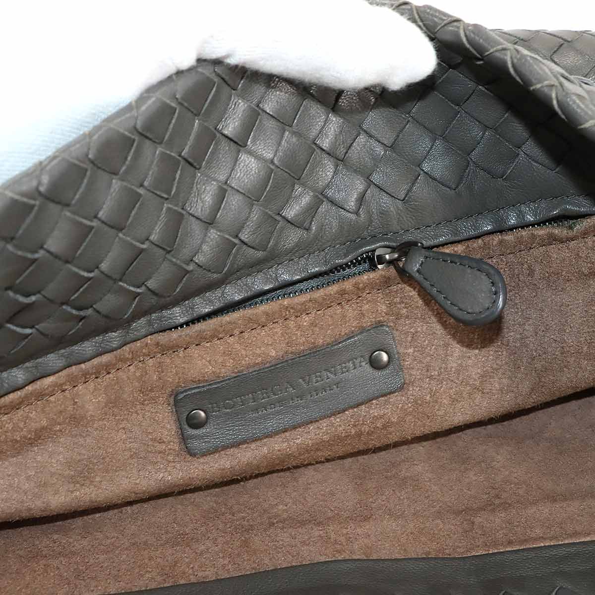 Intrecciato Medium Garda Tote Bag Leather Gray 179320