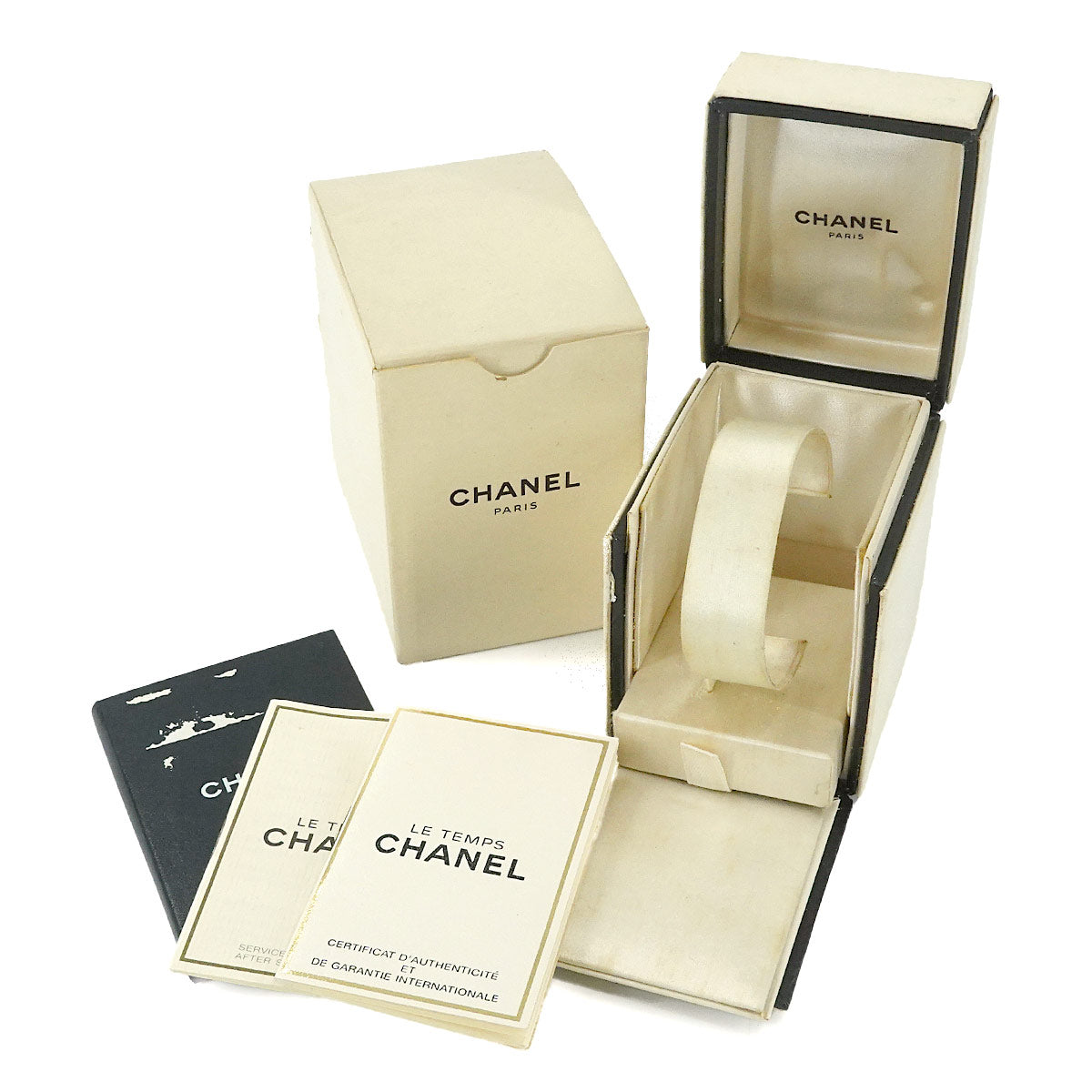 Matelasse H0009 Quartz Black Dial Ladies Wrist Watch