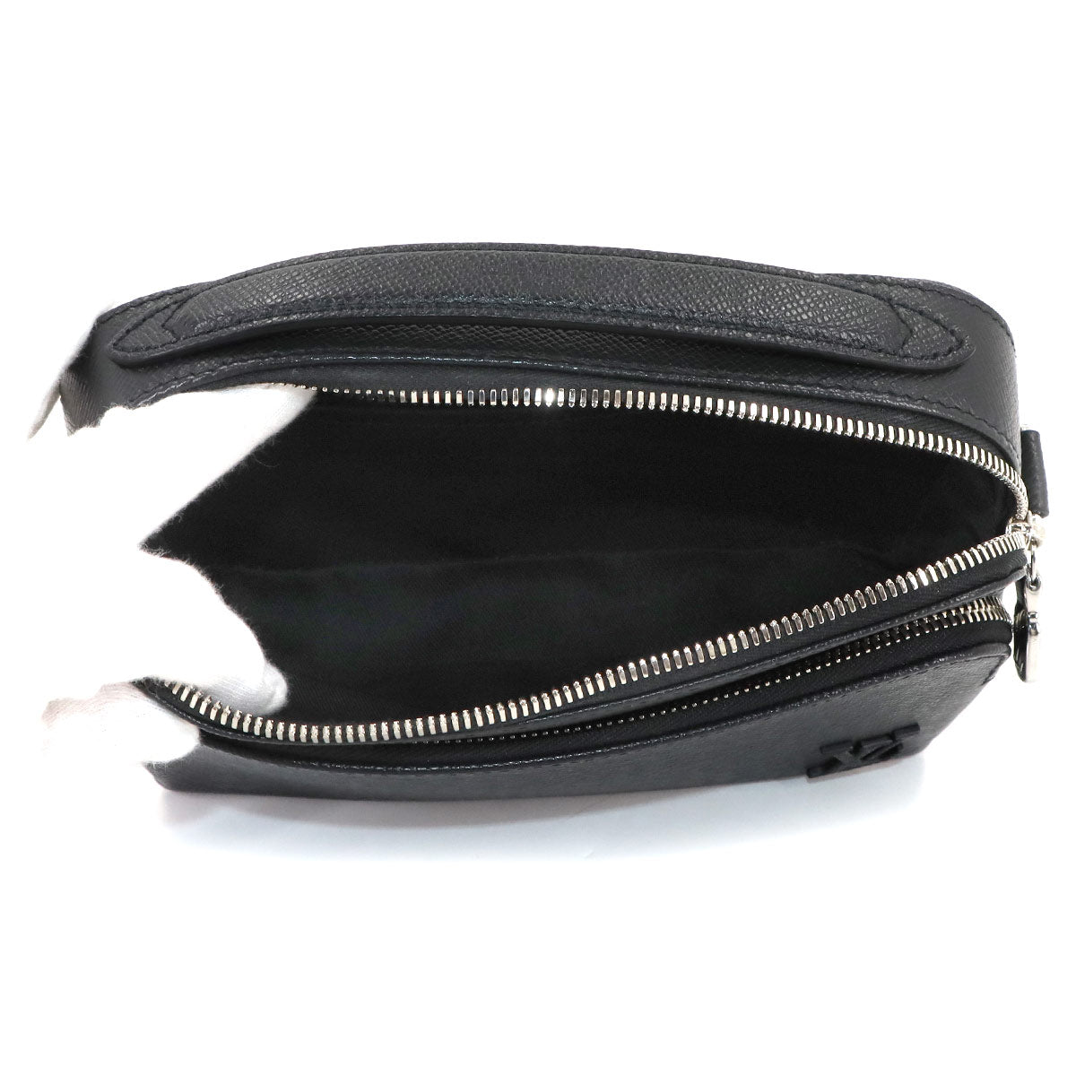 Taiga Avenue Messenger Shoulder Bag Black M11657