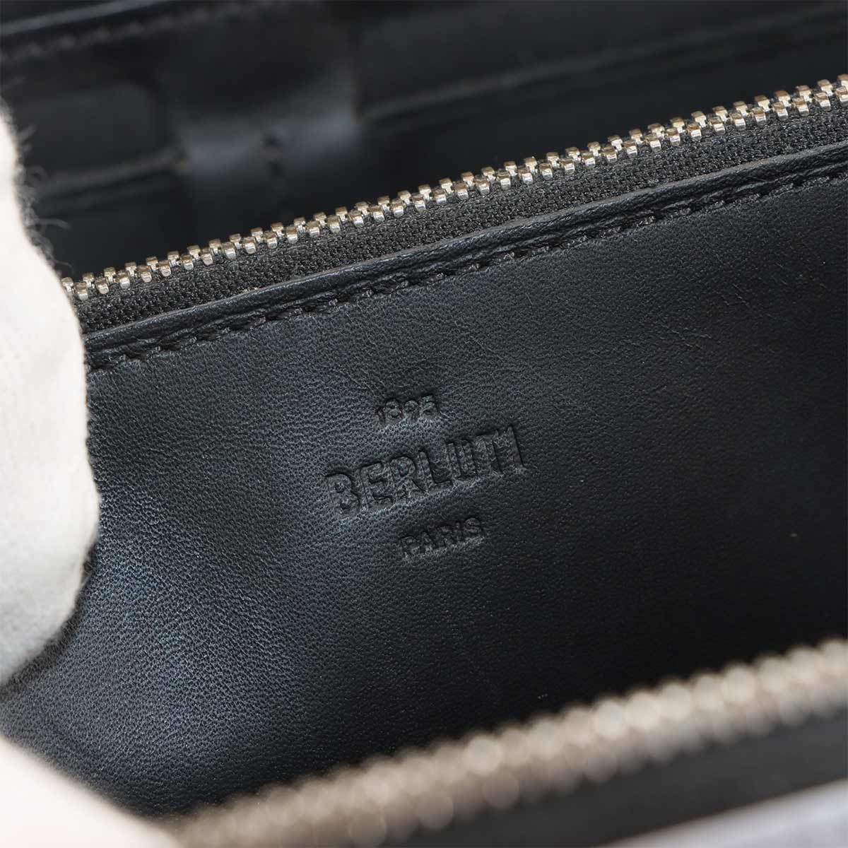 Itauba Scritto Zipped Around Wallet Leather Gray