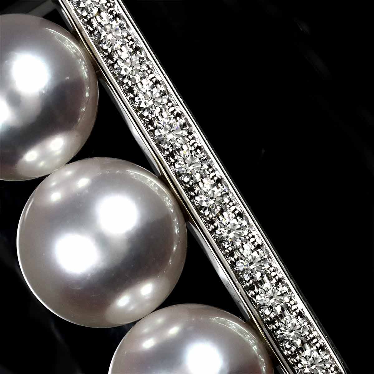 Balance Akoya Pearl Diamond 0.09ct Earring 18K WG One Piece only