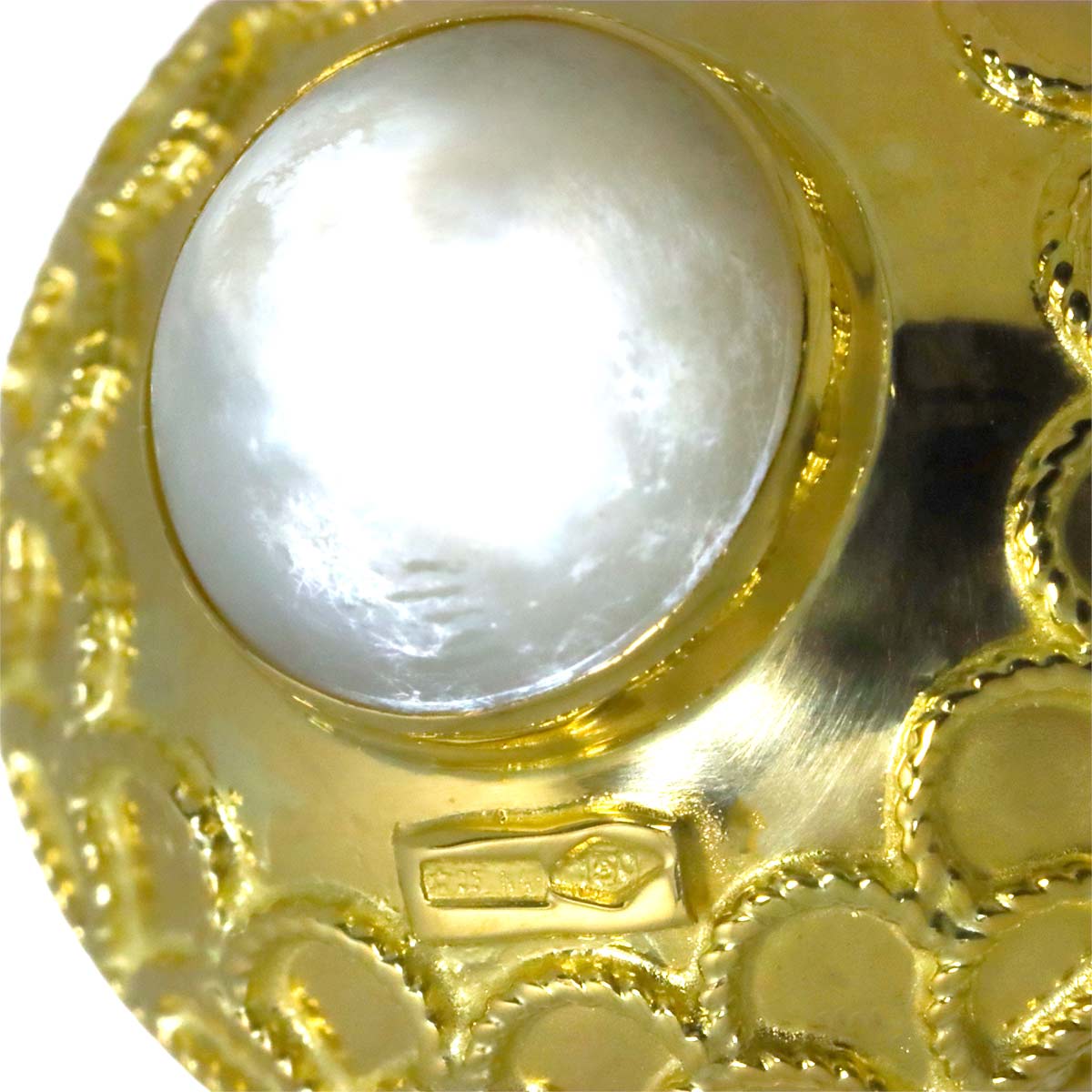 Shell Cameo Necklace 18K K18 YG 750