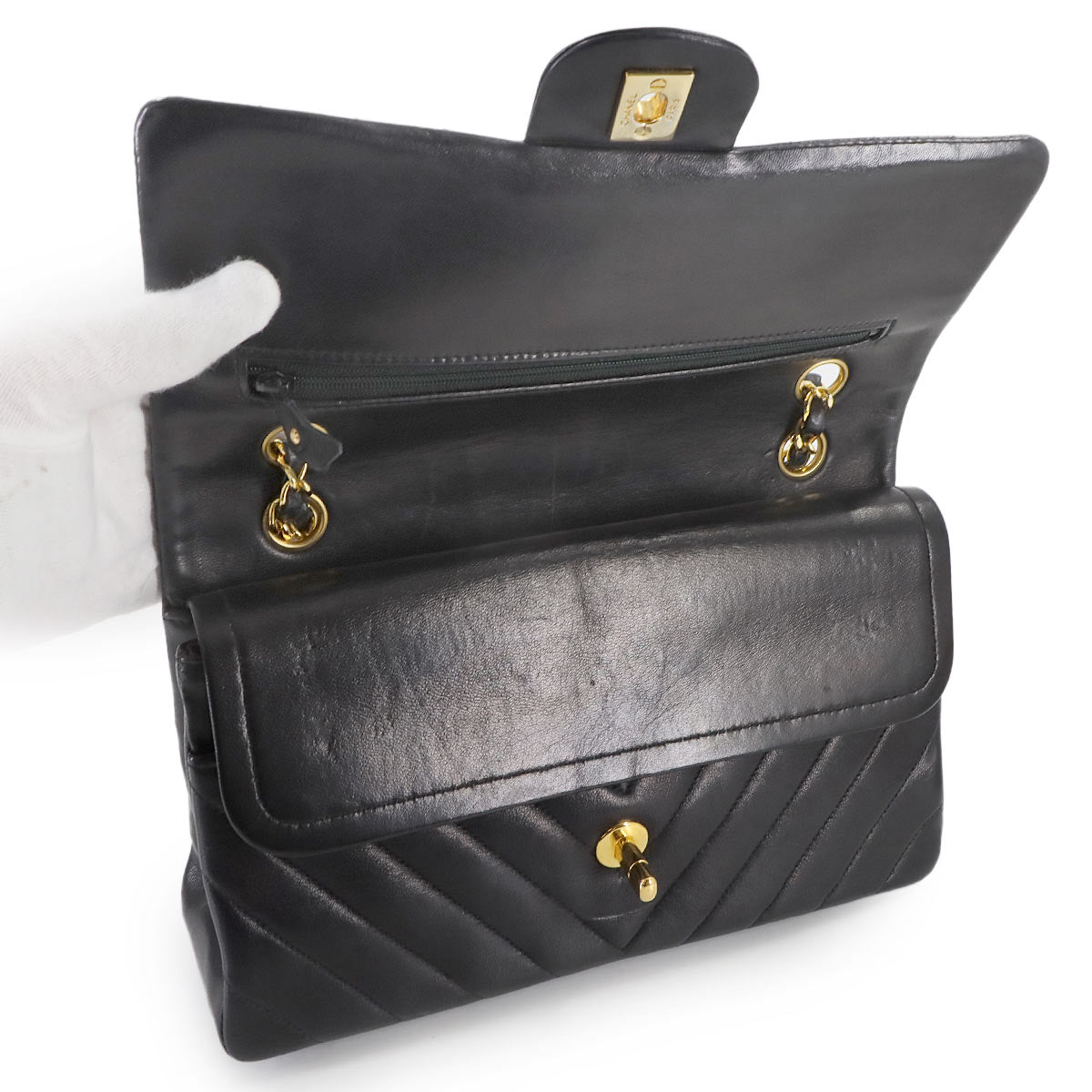 Chevron V Stitch Chain Shoulder Bag Leather Black A01112 Purse