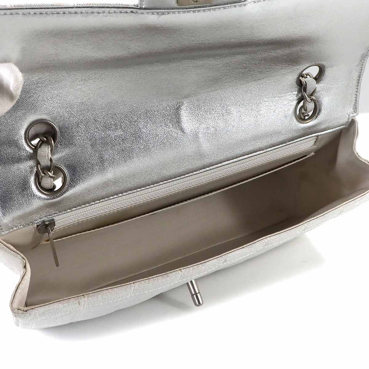 New Travel Line Chocolate Bar Chain Shoulder Bag White A15285