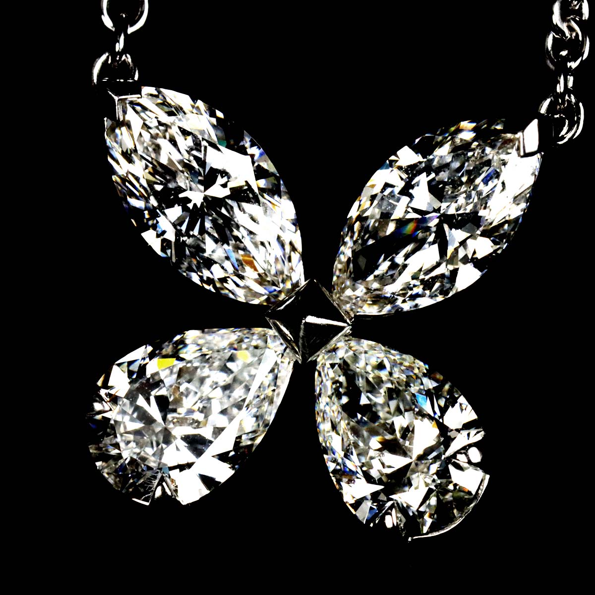Classic Butterfly Diamond Necklace 18K WG 750