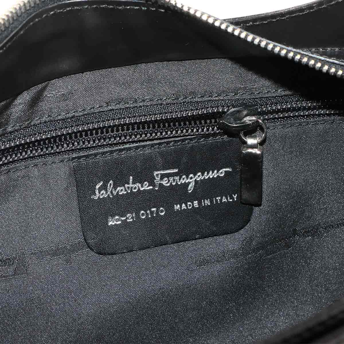 Gancini Shoulder Bag Leather Black AQ-21 0170