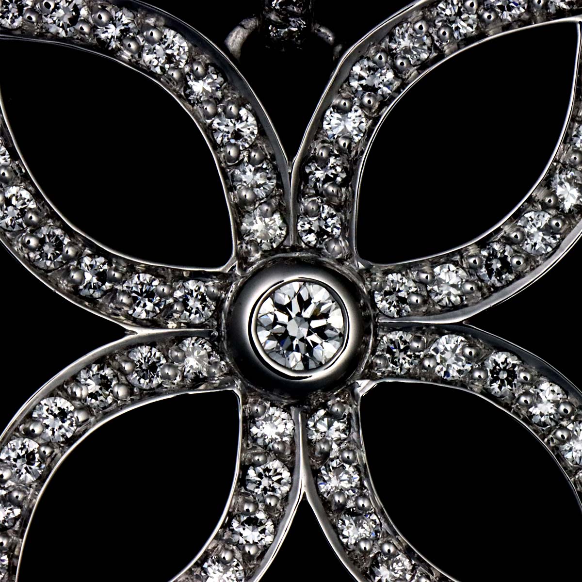 Pendentif Diamond Necklace 18K WG 750