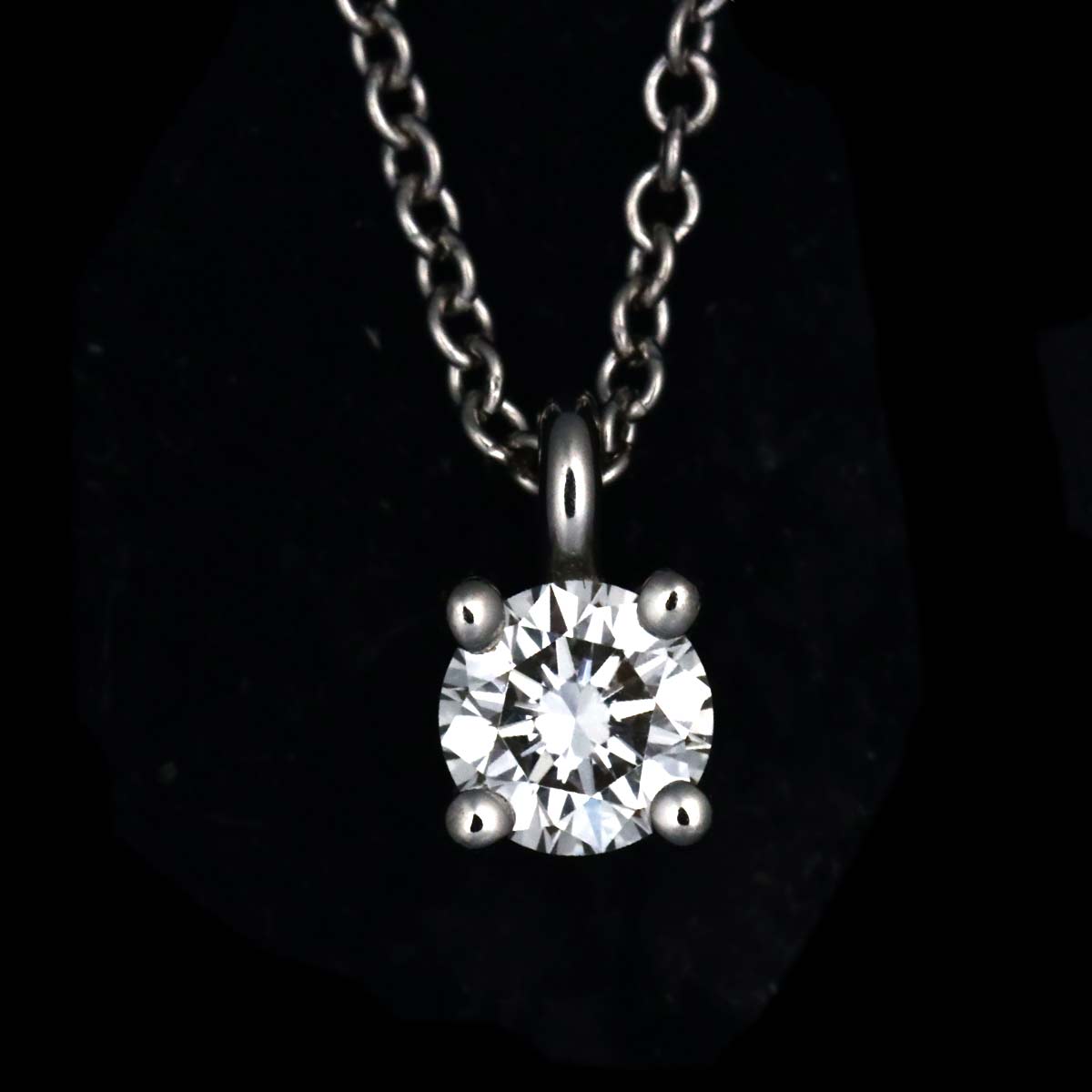 Solitaire Diamond Necklace Platinum