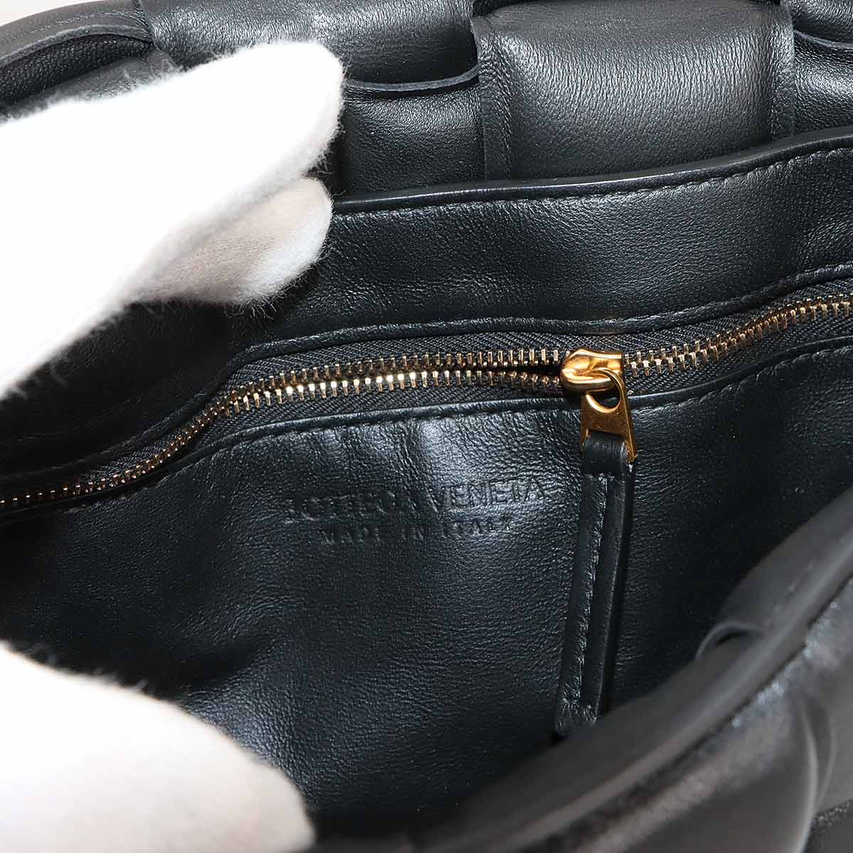 Intrecciato Padded Cassette Shoulder Bag Black 591970