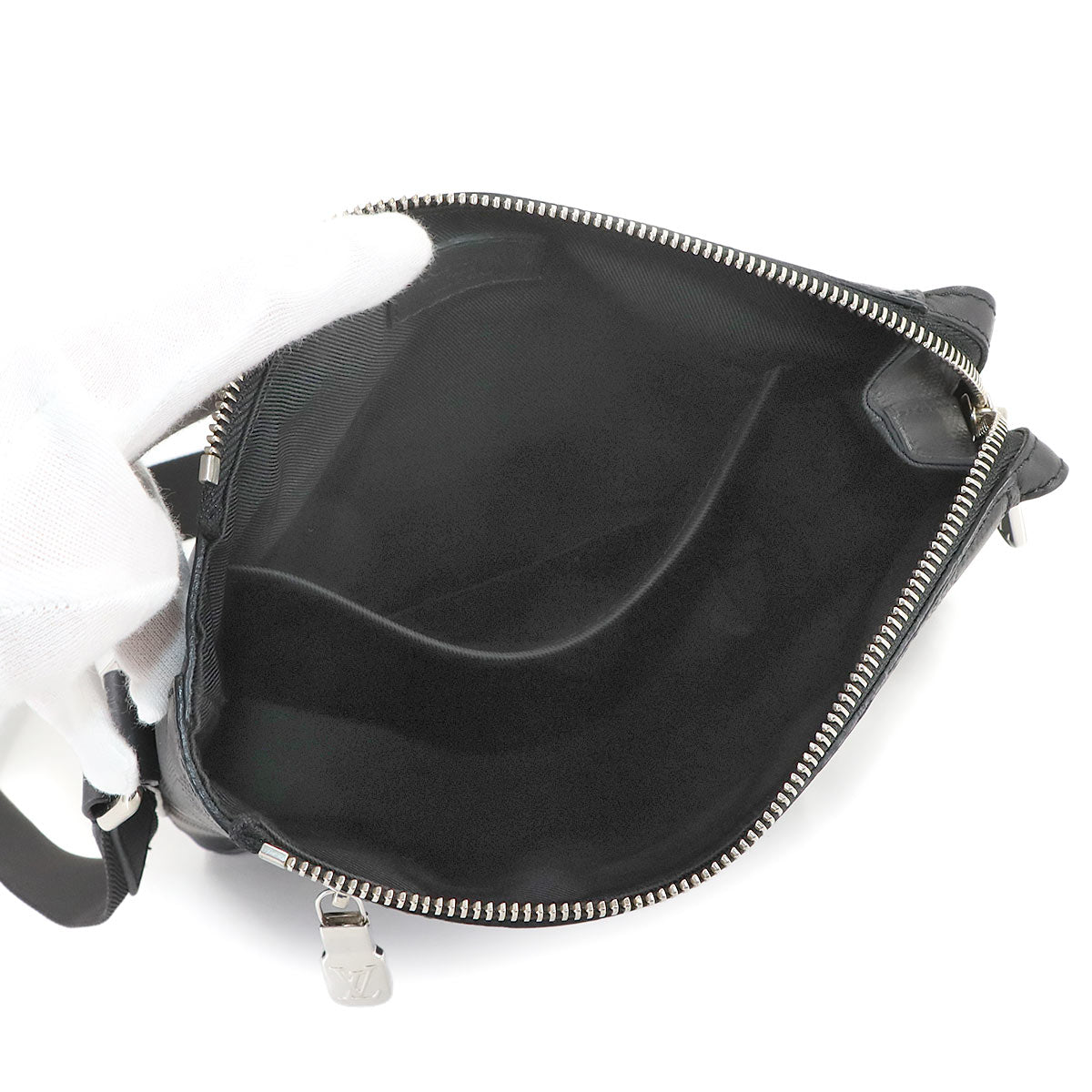 Damier Infini Discovery Messenger BB Leather Bag N42418