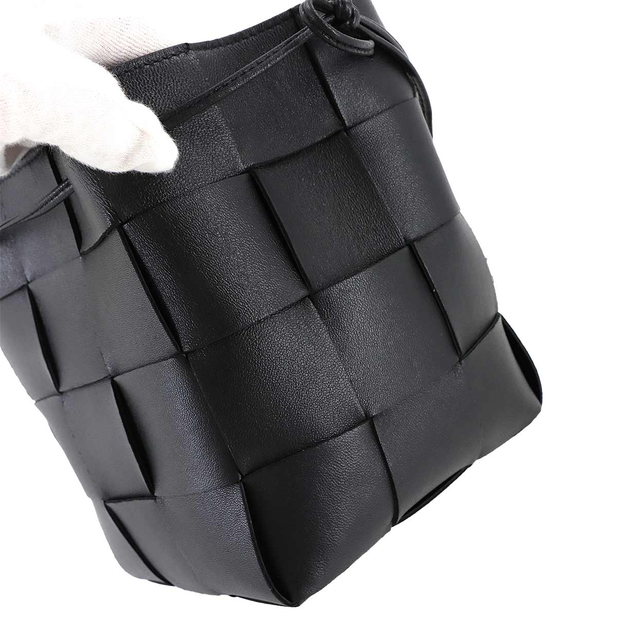 Intrecciato Small Cassette Shoulder Bag Black 680218