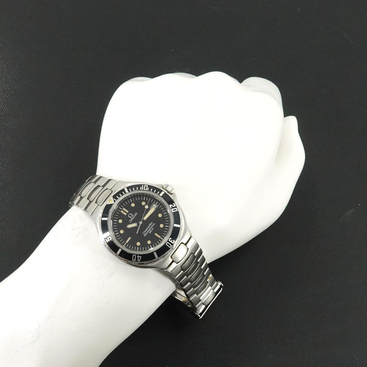 Seamaster 200m 396.1052 Quartz Date Black Dial Mens Watch