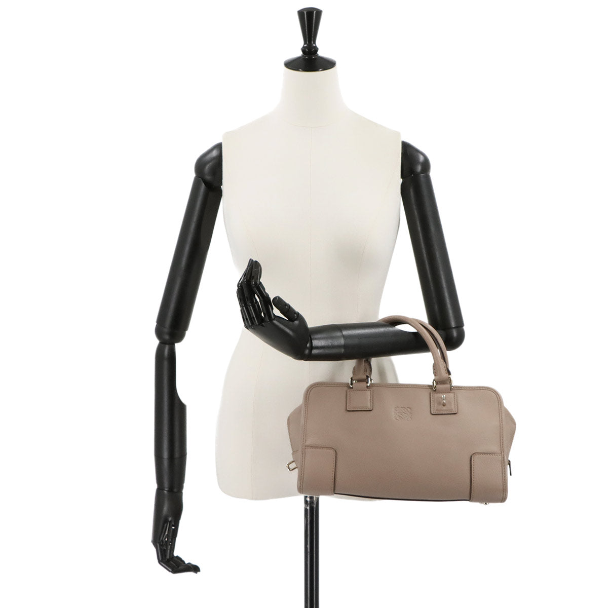 Amazona 28 Hand Bag Leather Beige Anagram Purse