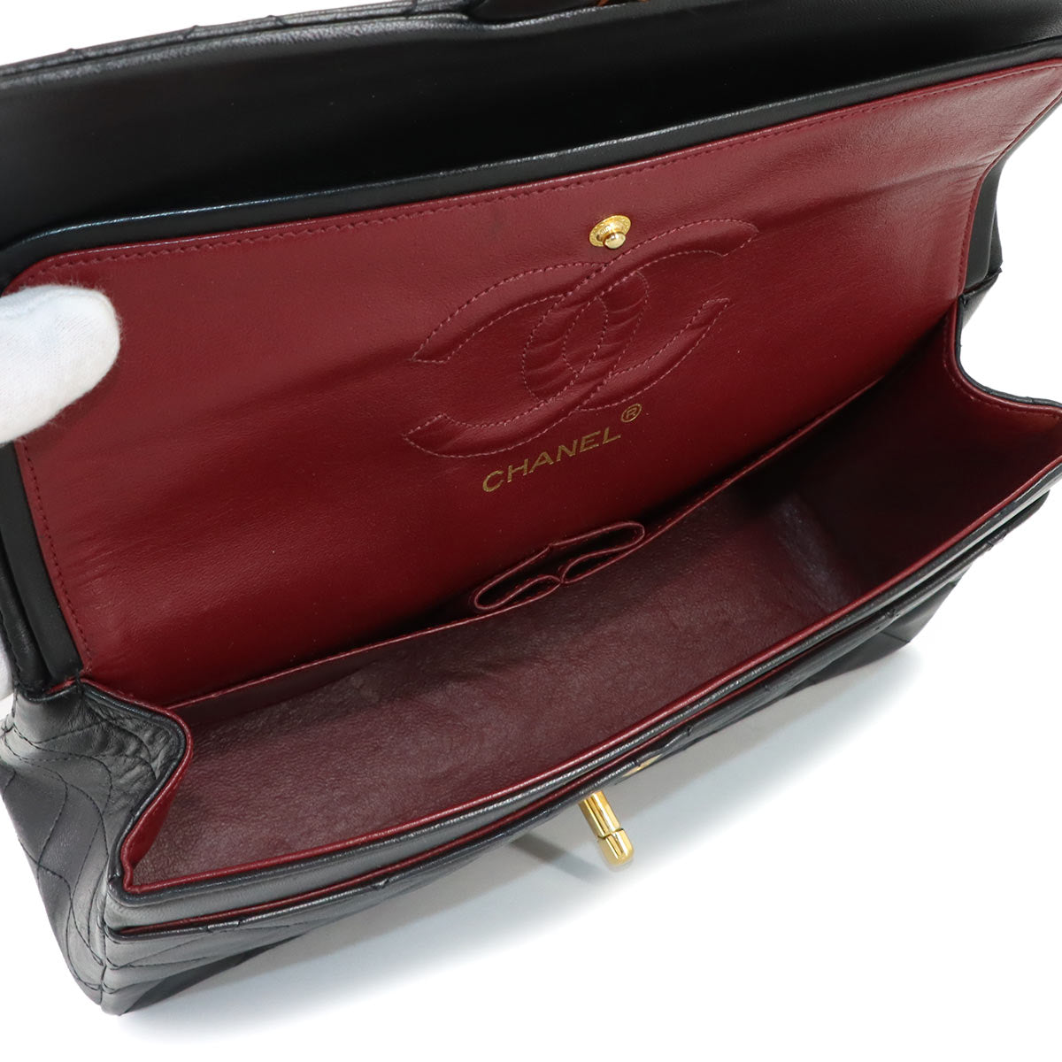 Matelasse 25 Chain Shoulder Bag Leather Black A01112 11.12