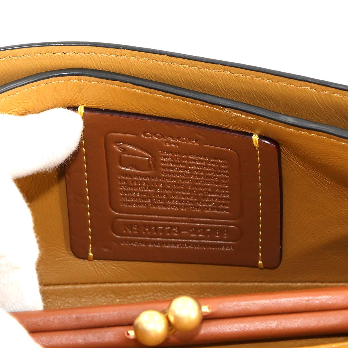 Dinky Chain Shoulder Bag Leather Black