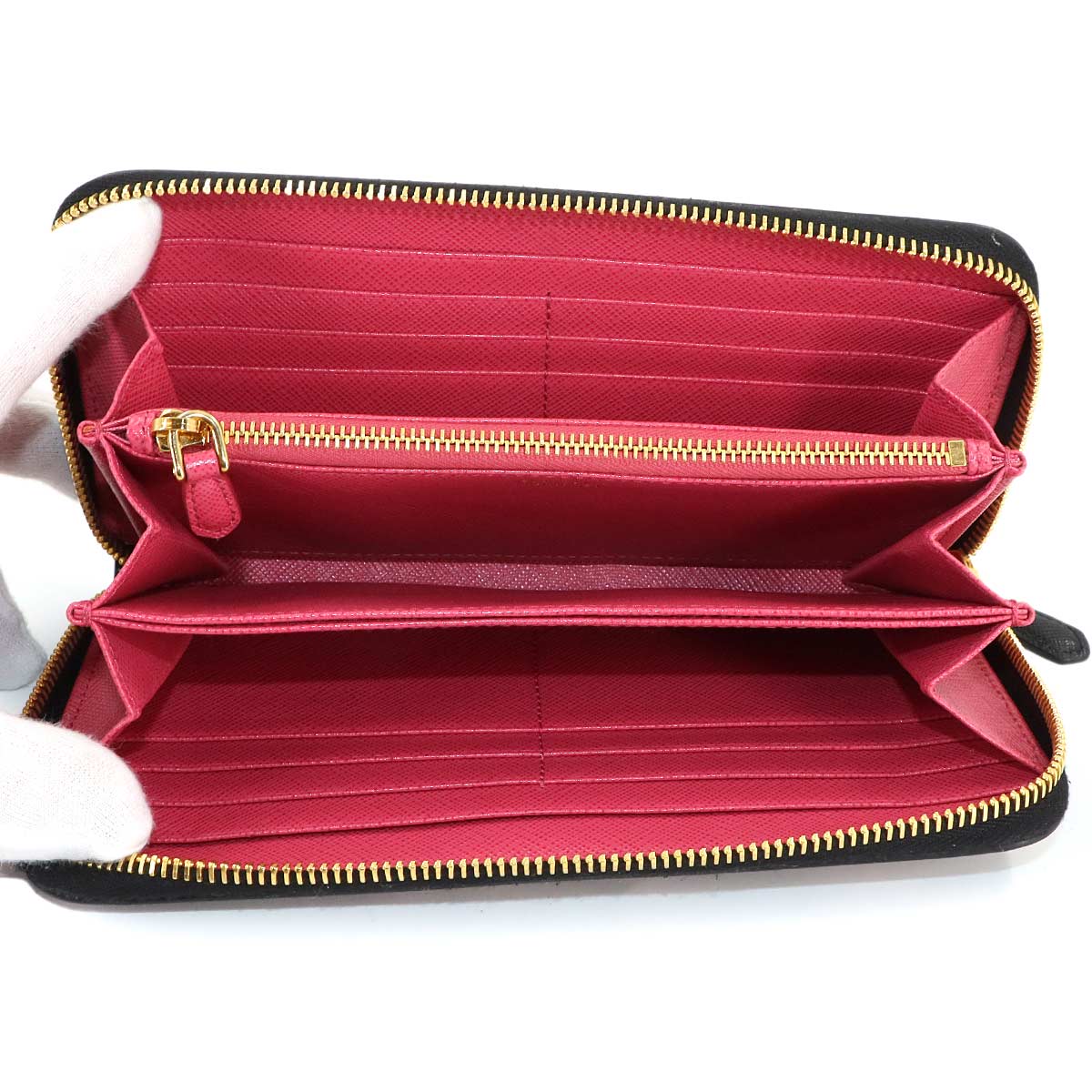 Heart Zipped Around Long Wallet Saffiano Leather Black 1ML506