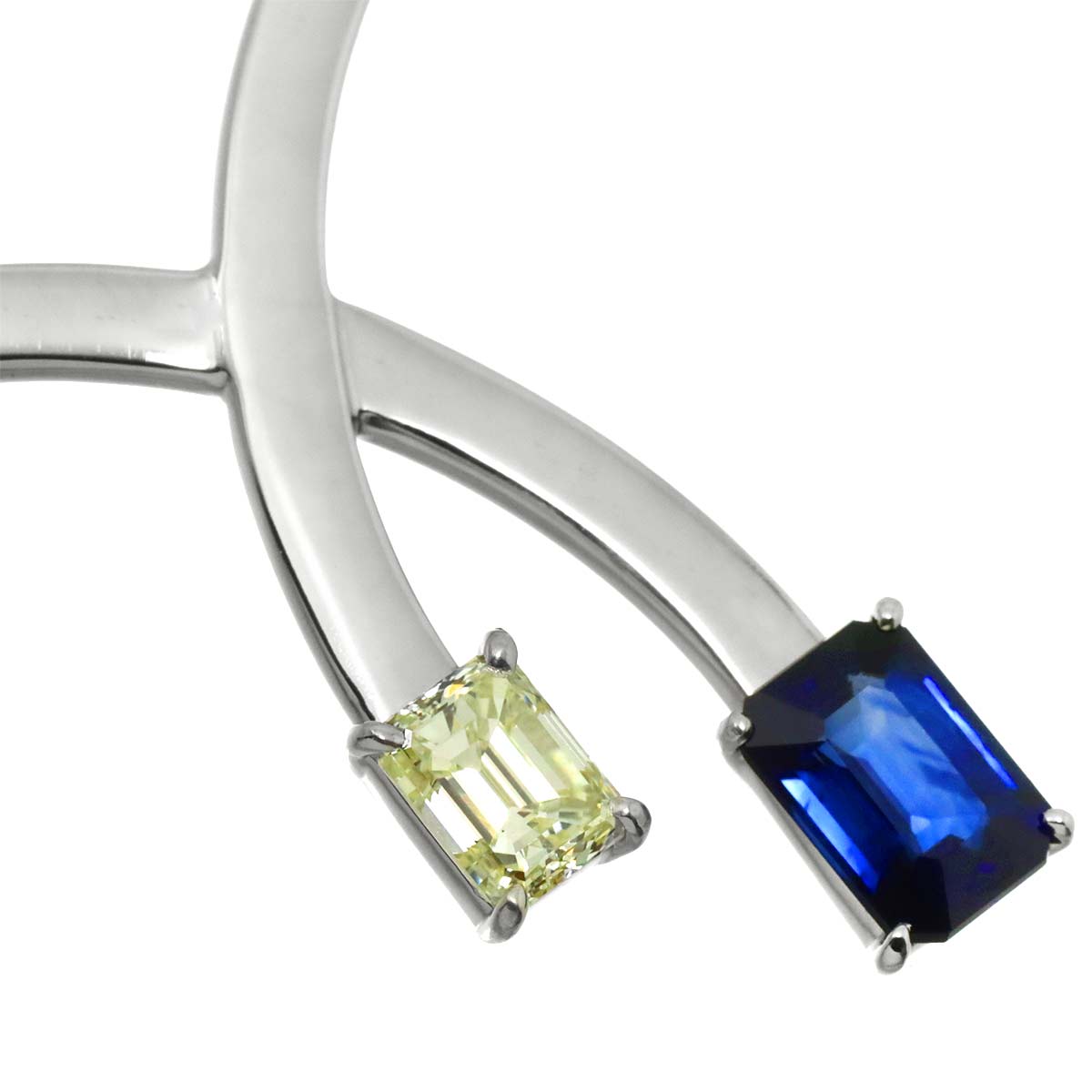 Sapphire 1.524ct Diamond 0.877ct Necklace 18K WG White Gold 750