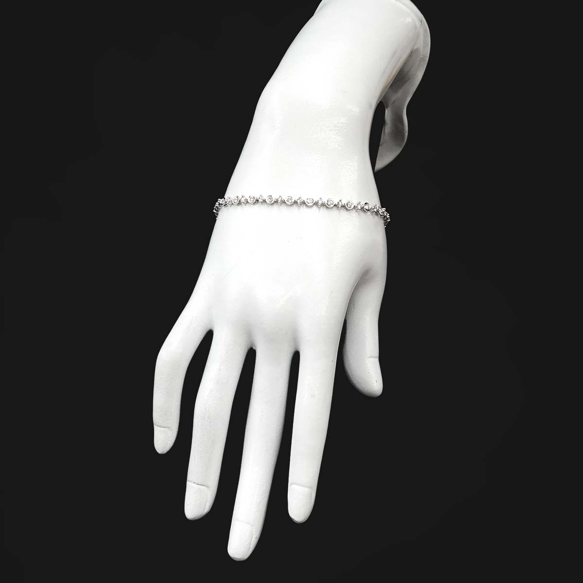 LINE Diamond 1.50ct Bracelet 18K White Gold 750