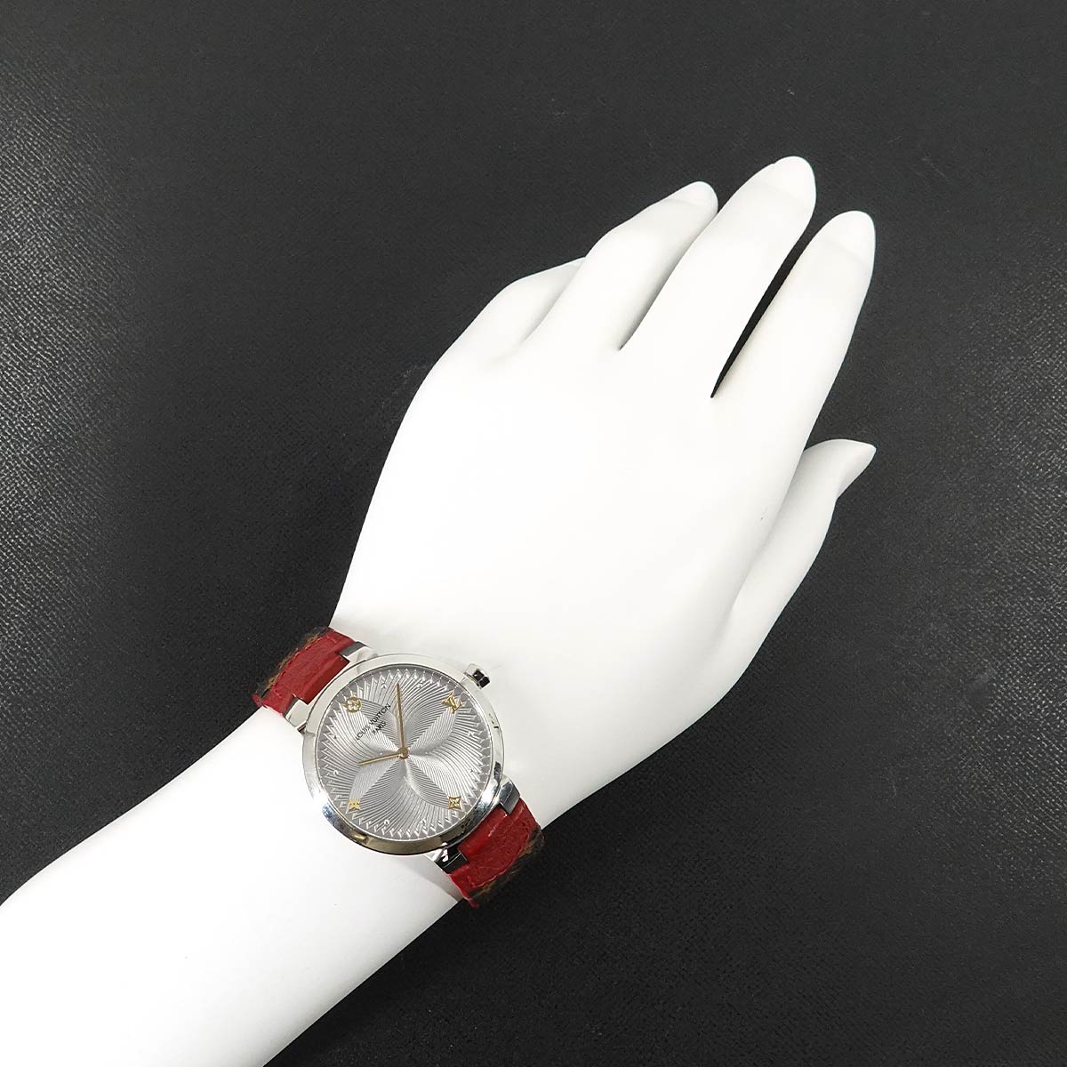 Tambour Slim QA015 Quartz Ladies watch