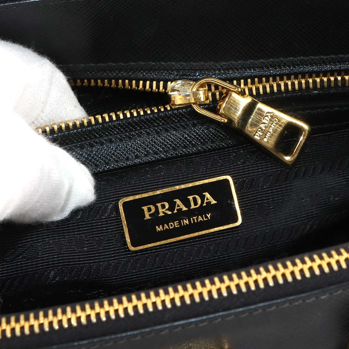 Galleria Medium Hand Shoulder Bag Saffiano Leather Black 1BA863