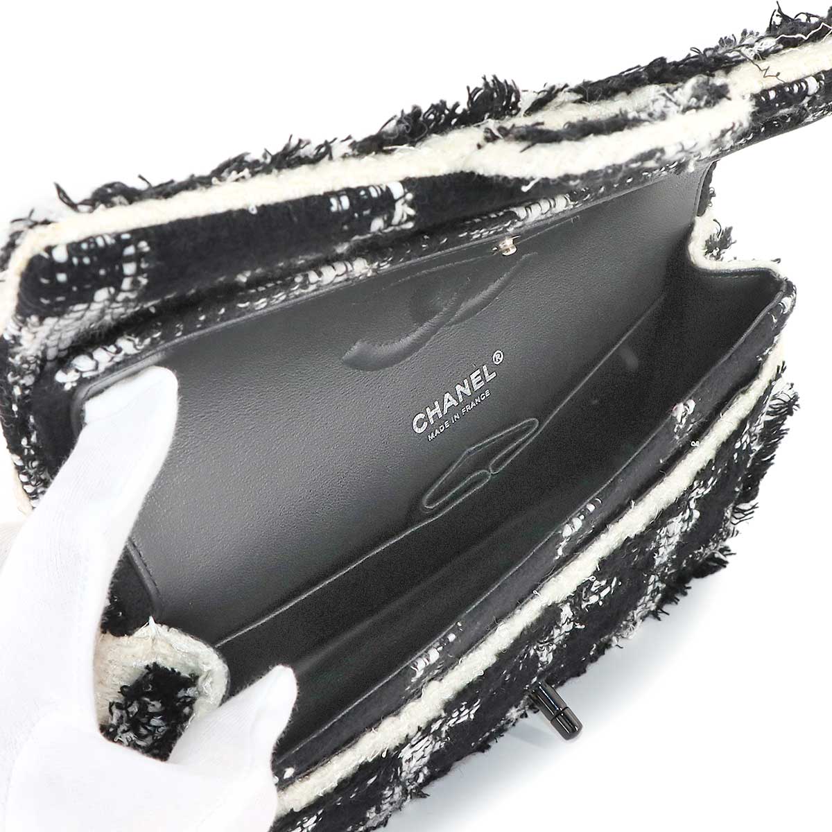 Matelasse Chain Shoulder Bag Tweed Black White