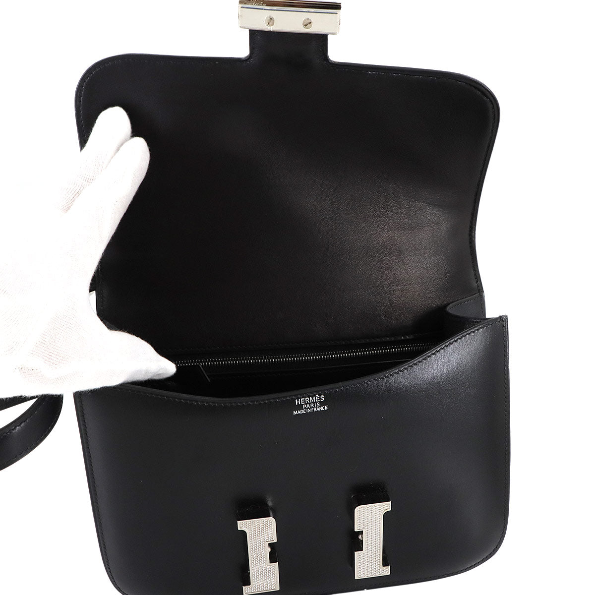 Constance 23 Shoulder Bag Box Calf Leather Black Guilloche