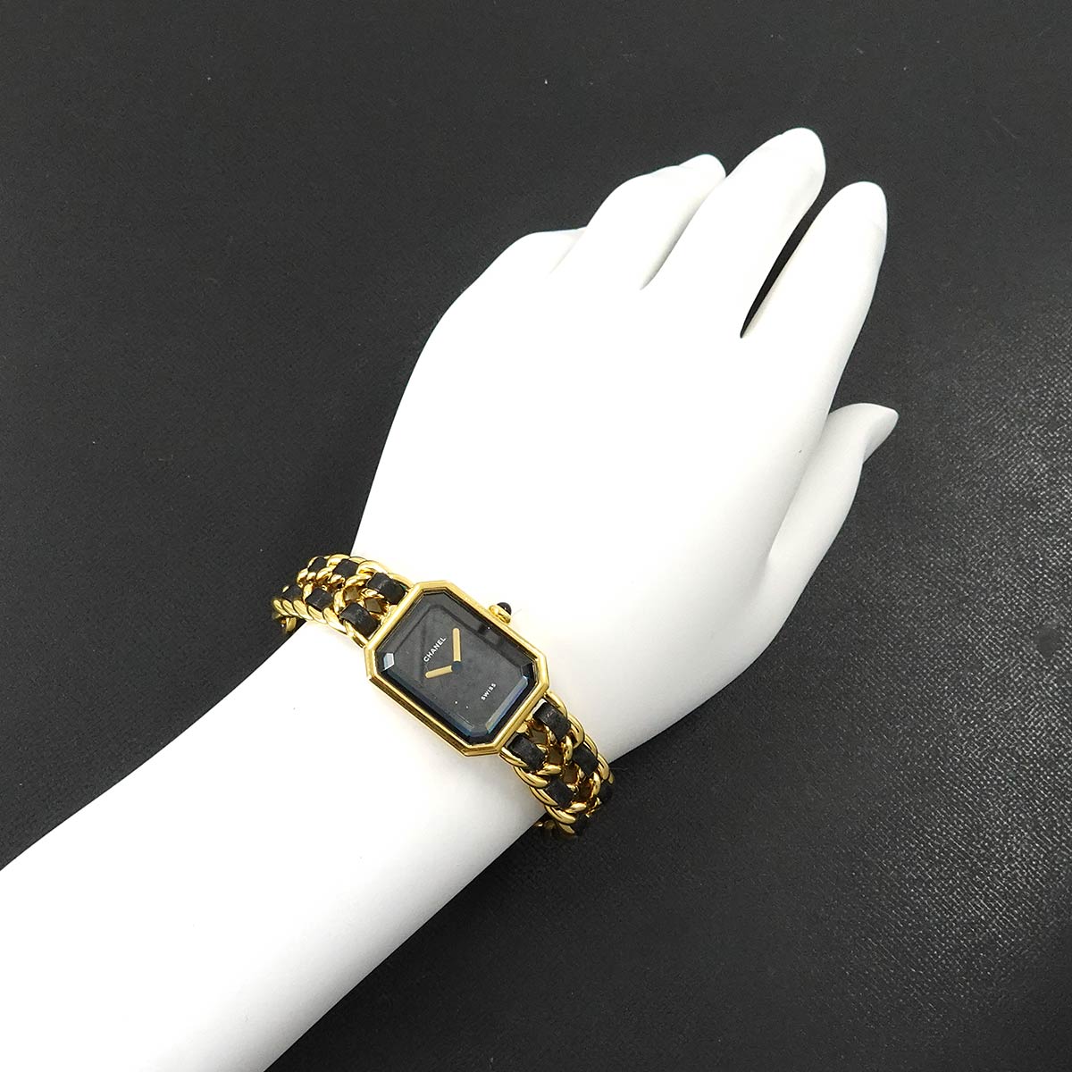 Premiere Size L H0001 Vintage Quartz Black Dial Ladies Watch