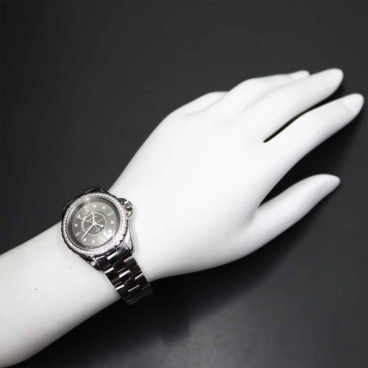 J12 Chromatic 33mm H2565 Ladies Ceramic Quartz