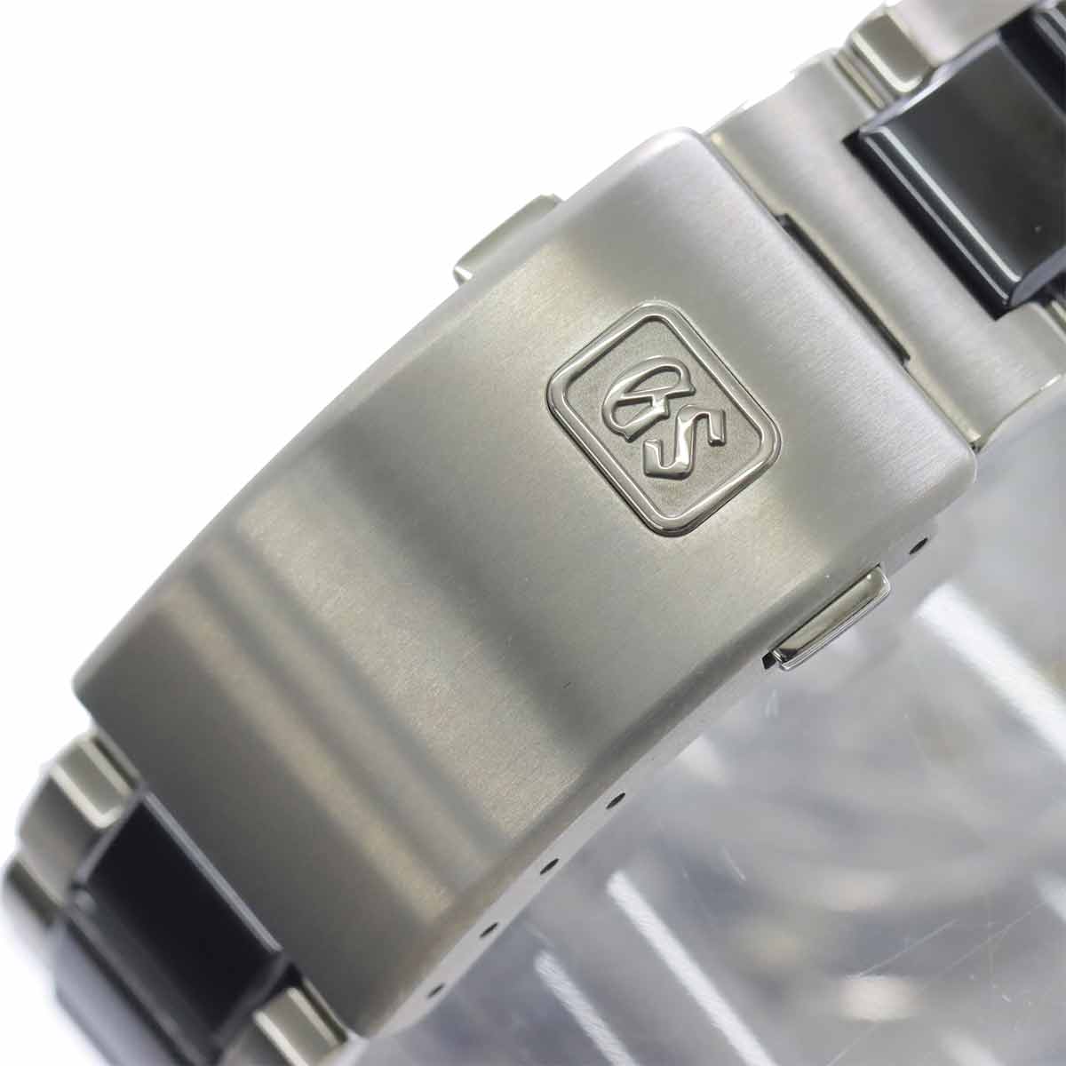 Spring Drive GMT SBGC221 9R86 0AG0 White Dial Mens