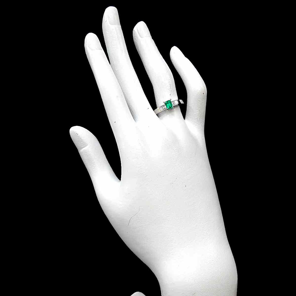 Emerald 0.48ct Diamond 0.20ct Ring Pt size7.25(US)