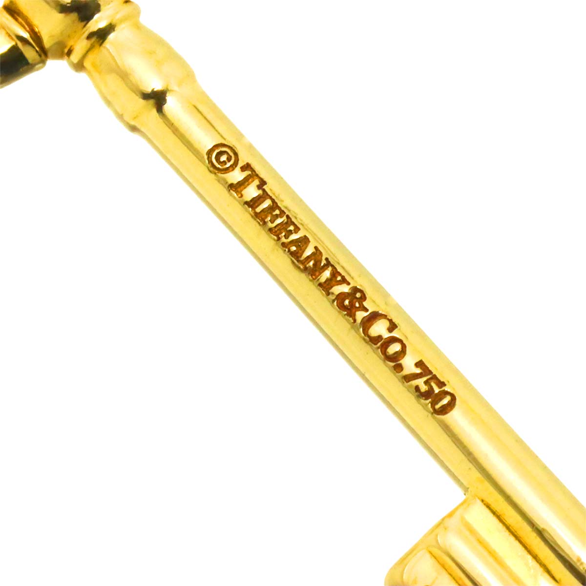 Oval Key Pendant Top 18K Yellow Gold 750