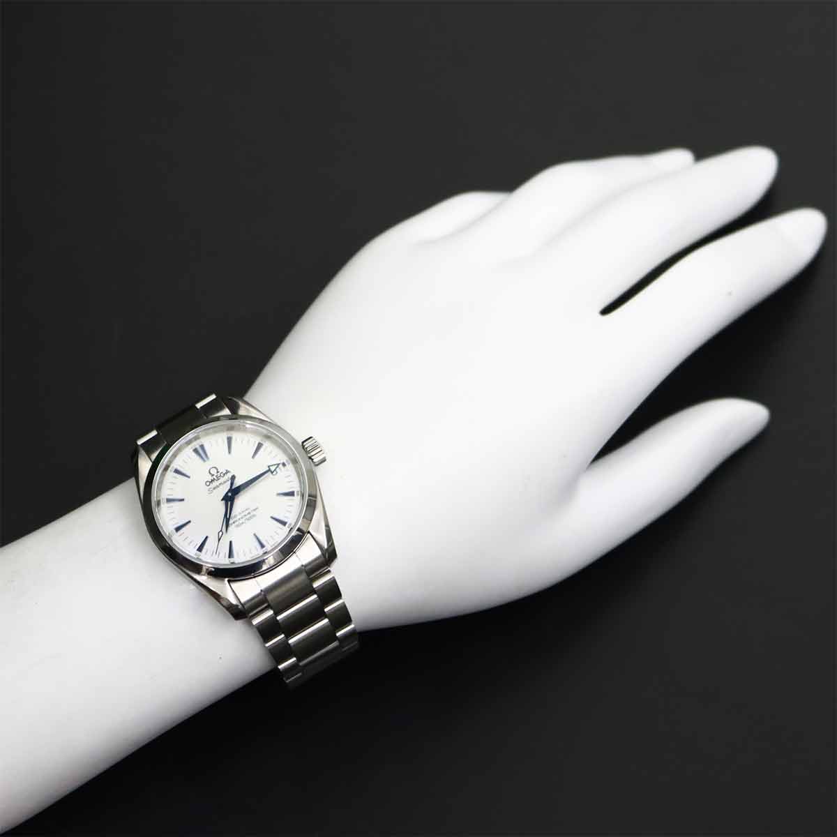 Seamaster Aqua Terra 2504 70 Date Quartz White Shell Dial