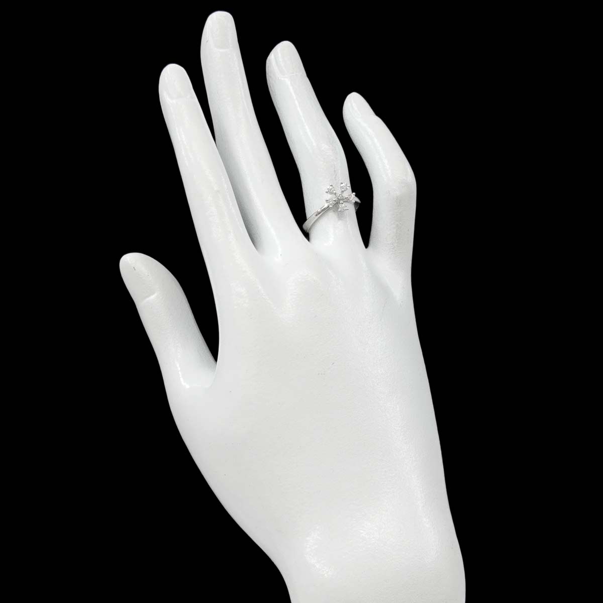 Diamond Flower Ring 18K WG 750 Size5.5-5.75(US)