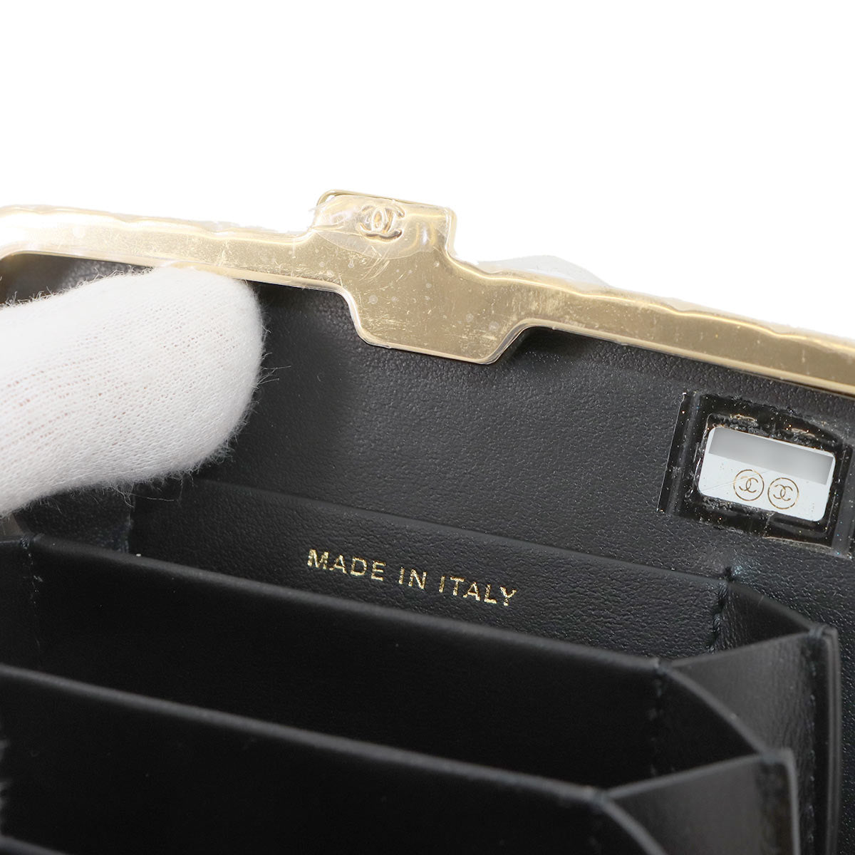 Matelasse Chain Shoulder Card Case Enamel Black AP2242