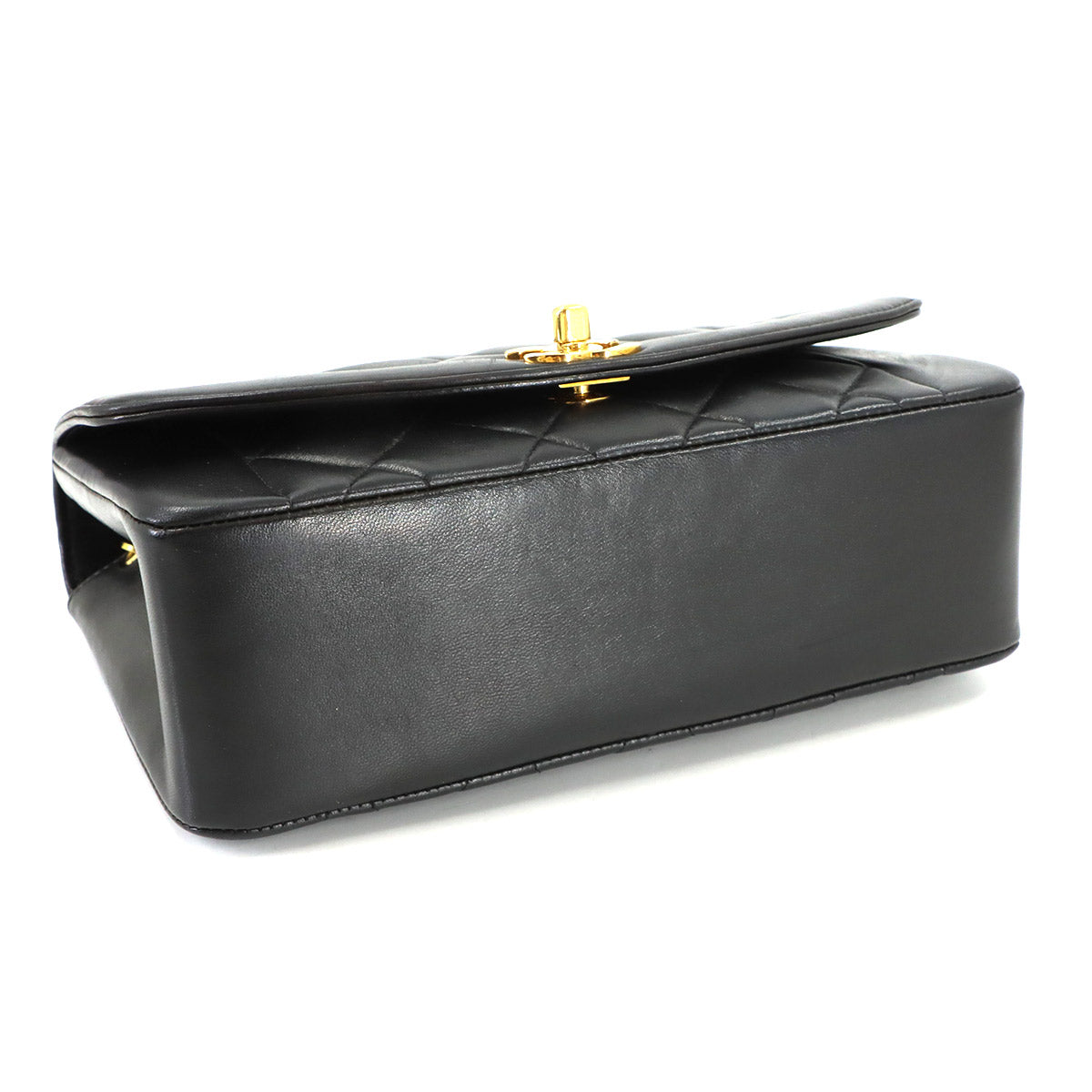 Diana Matelasse 22 Chain Shoulder Bag Leather A01164 Vintage