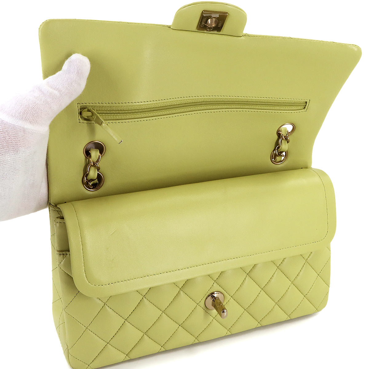 Matelasse 25 Chain Shoulder Bag Leather Light green A01112 11.12