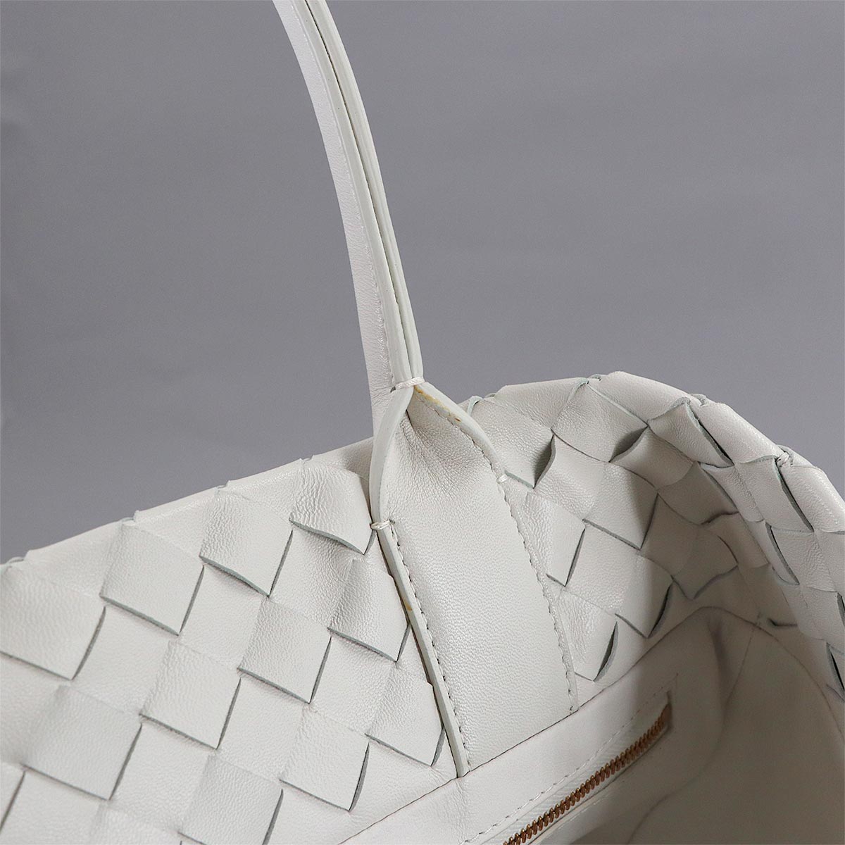 Intrecciato Tote Bag Leather White