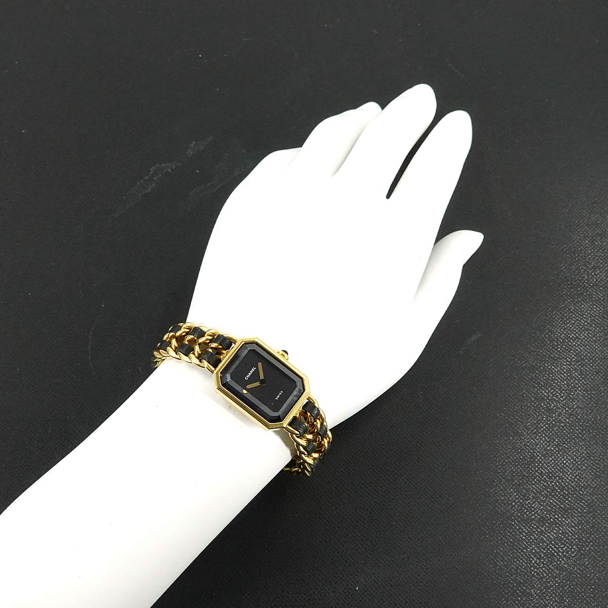 Premiere Size L H0001 Vintage Quartz Black Dial Ladies Watch