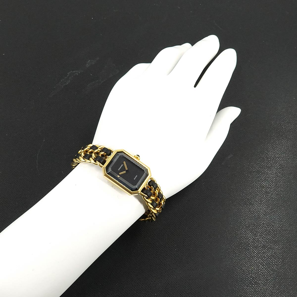 Premiere Size M H0001 Vintage Quartz Black Dial Ladies Watch